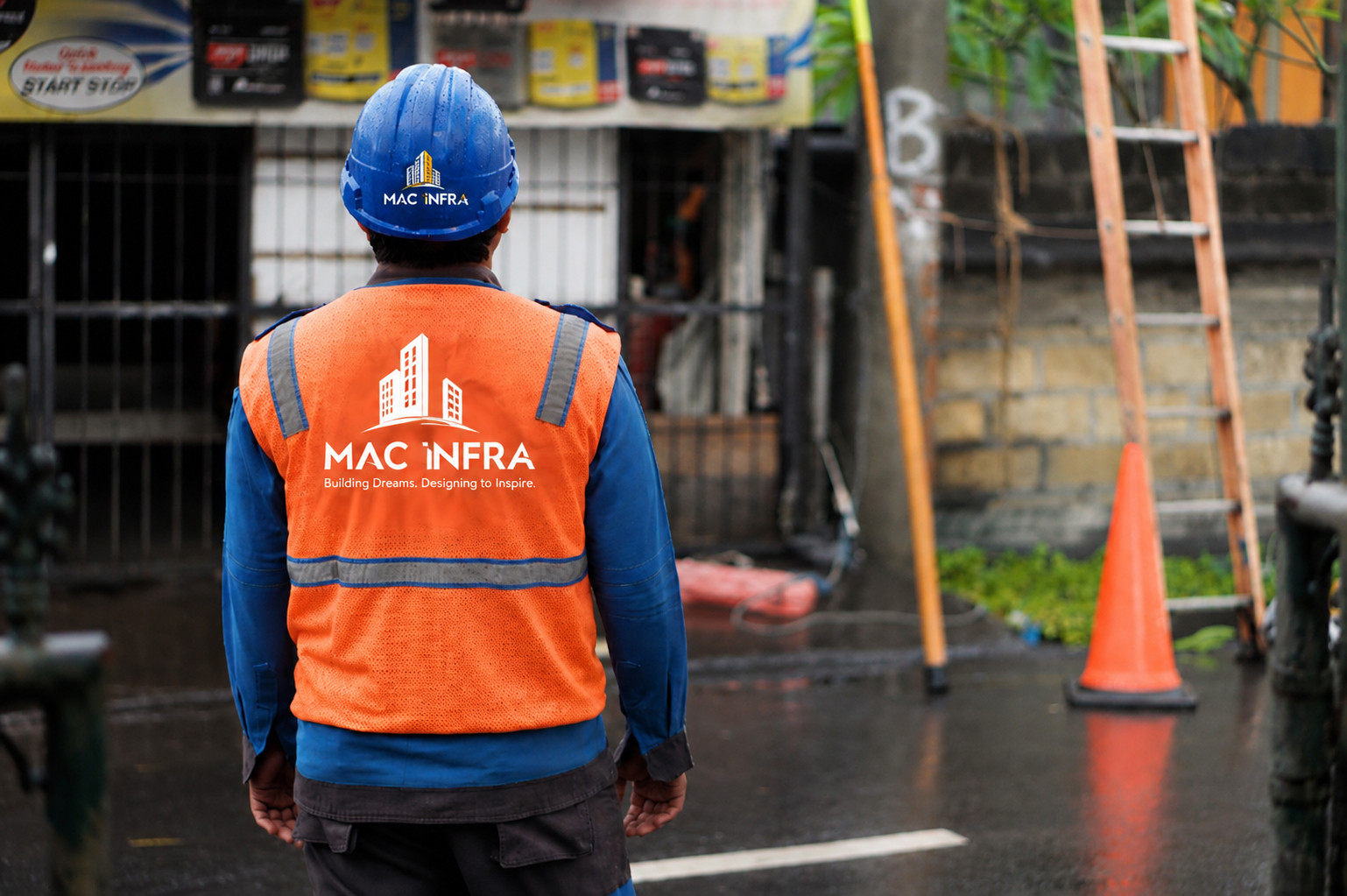 MAC Infra supervisor on a Houston job site